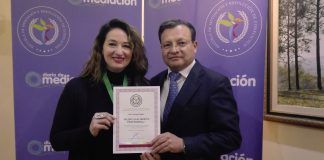 Luciana Cataldi recibe la Medalla al Mérito Profesional