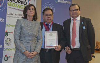 José Antonio Veiga recibe la Medalla al Mérito Profesional 2019