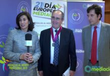 El fundador de Udima, Roque de las Heras, junto a la Rectora de la universidad , Concha Burgos, y el profesor Álvaro de Diego