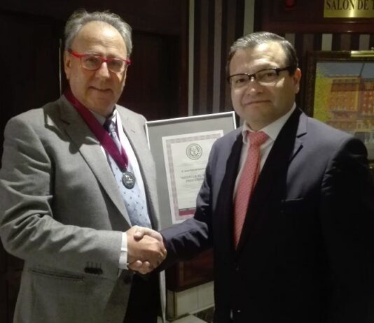 El magistrado Pascual Ortuño Muñoz junto a Gonzalo Ruiz, presidente de Diario de Mediación