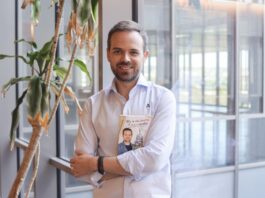 ‘Mi receta contra el acoso escolar’, una historia de superación y crecimiento personal Raúl Rodrigo, autor de Mi receta contra el acoso escolar