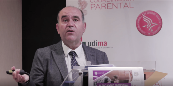 Miguel Ángel Martínez apuesta por la formación en la coordinación de parentalidad dentro de la abogacía