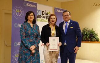 Medalla Mérito Profesional Rosalía Fernández Alaya